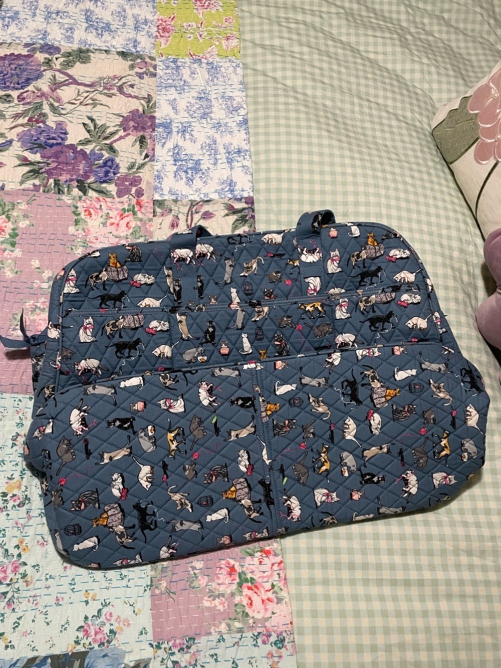 NWOT Vera Bradley Grand Traveler Bag in Cat’s Meow - Picture 2 of 3